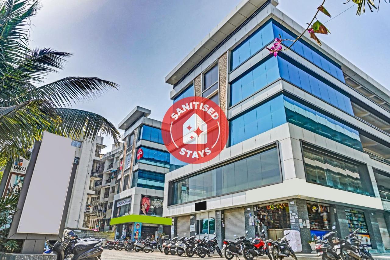 Capital O Hotel Santeria Inn Surat Ngoại thất bức ảnh